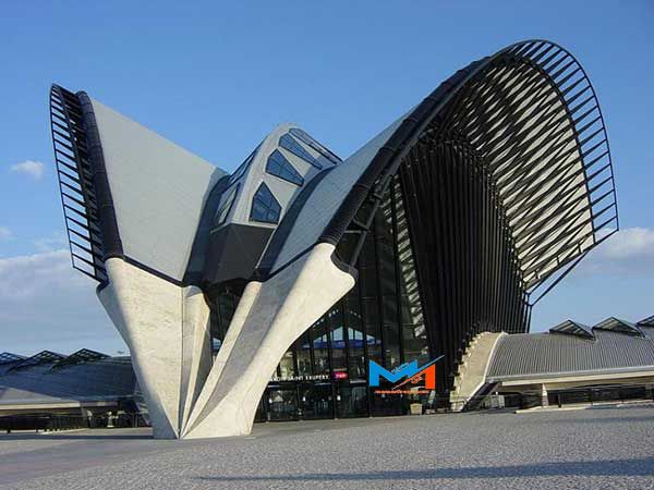 پاورپوینت معماری یستگاه قطار لیون اثر سانتیاگو کالاتراوا